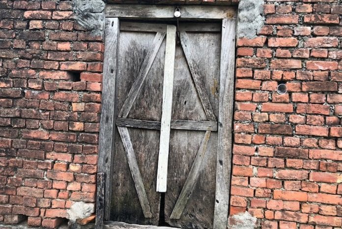 Around three lakh people are directly involved in the carpet industry in the Bhadohi-Varanasi region, but are suffering due to a frightening slump.