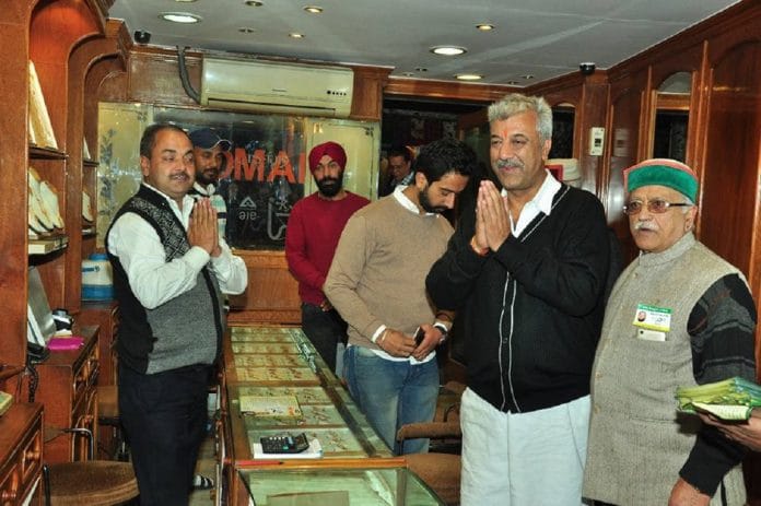 In Himachal, independents and rebels may spoil Cong, BJP party