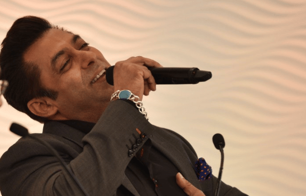 Salman Khan and Shekhar Gupta at the Hindustan Times Leadership Summit 2017