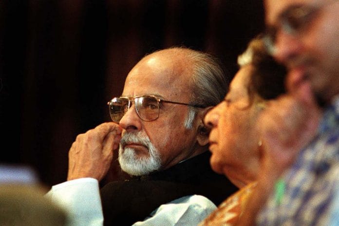 Former Prime Minister IK Gujral with his wife Sheila Gujral at a seminar