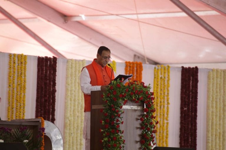 Oath to uphold the sovereignty and integrity of India was invented because of DMK in 1963