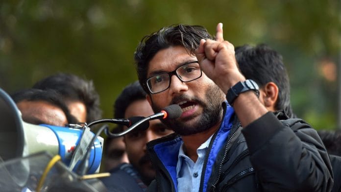 Jignesh Mevani addresses the 'Youth Hunkar'