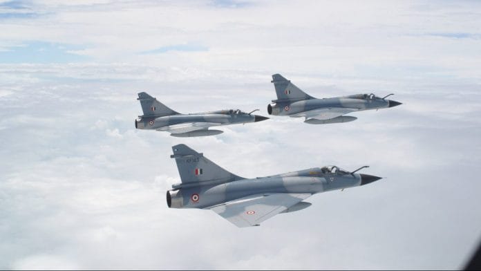 Mirage 2000 formation