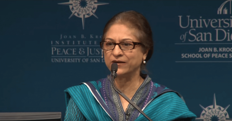 Asma Jahangir’s funeral terrified Pakistan’s right wing because it shows their failings