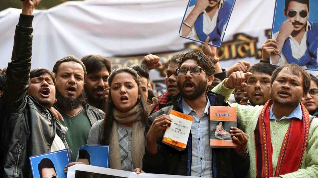 Shehla Rashid, Kanhaiya kumar and Jignesh Mevani at yuva hunkar rally