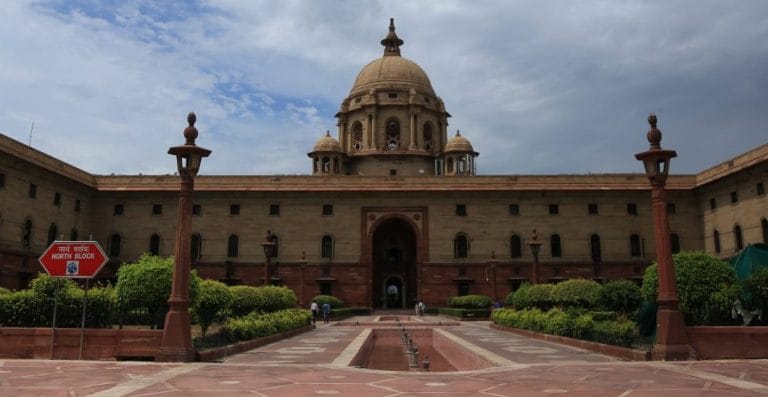 With anti-corruption law amended, bureaucrats can no longer shirk decision-making