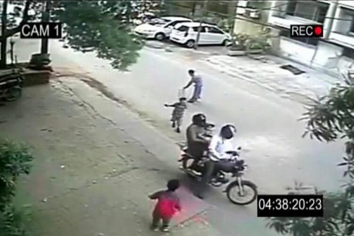 Screenshopt of the doctored Whatsapp video spreading mob lynching in India | Commons