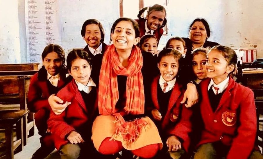 Mittali Sethi of IAS 2017 Batch with her students | Facebook/Humans of Lbsnaa