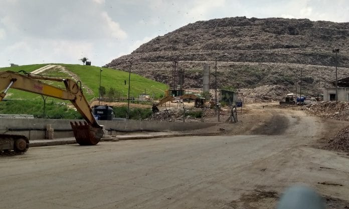 The garbage mountain in Ghazipur dumping yard | Soniya Agarwal/ThePrint.in