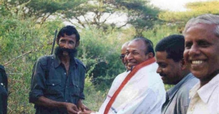 Veerappan with Dr. Rajkumar | metrosaga.com