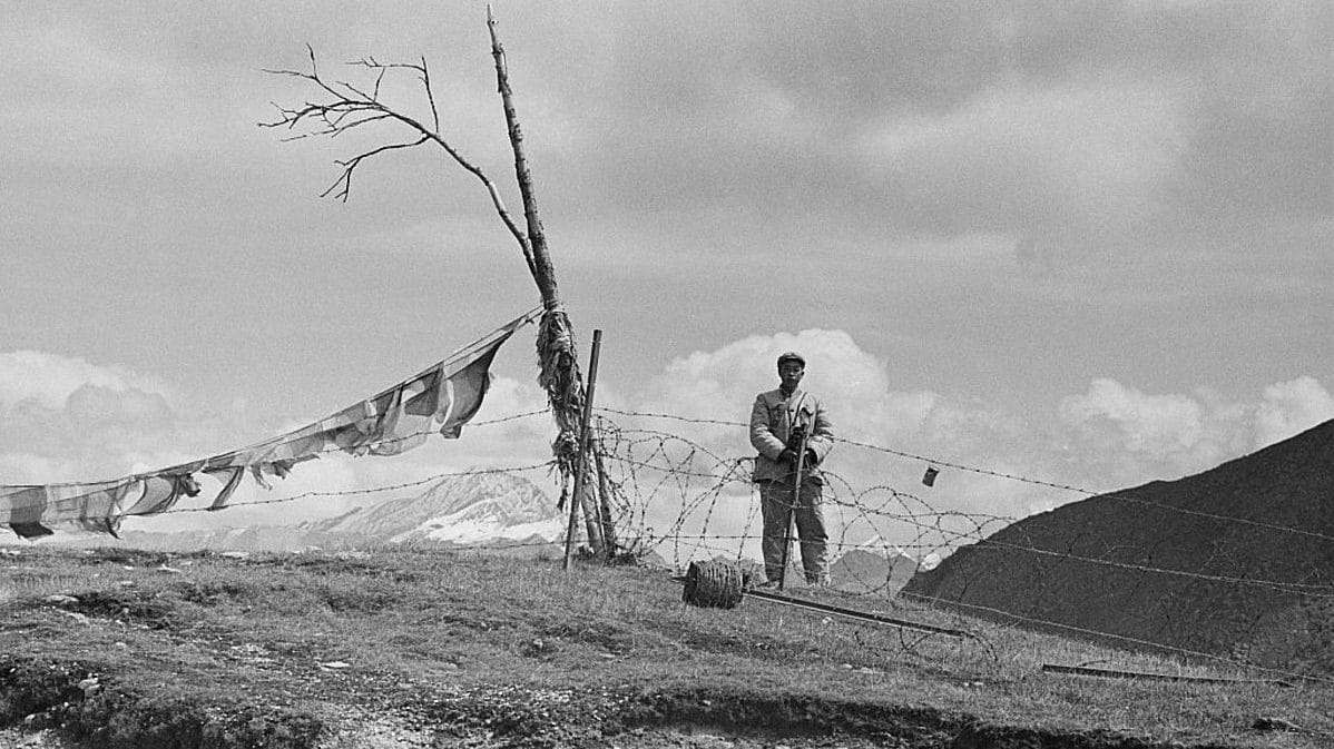 Chinese soldiers guard the border on the Nathu La mountain pass connecting India and China's Tibet Autonomous Region during the Chola incident (or Sino-Indian skirmish), Himalayas, 3rd October 1967 | Photo by Express/Hulton Archive/Getty Images