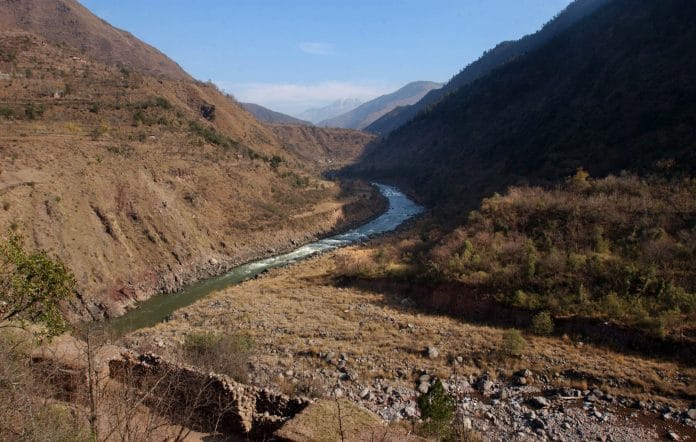 The valley known as the Line of Control between India and Pakistan | Chris Hondros/Getty Images