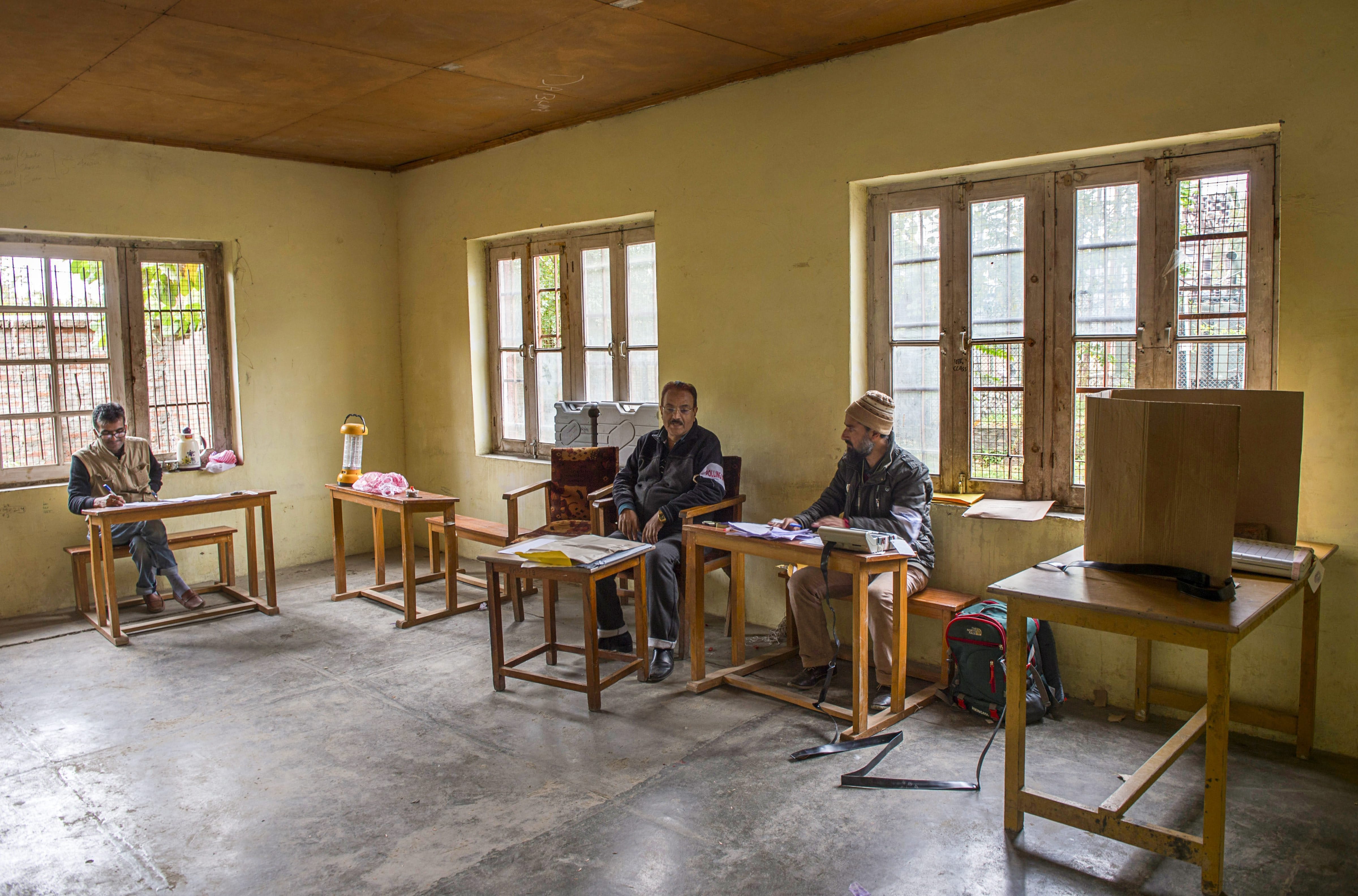 File image of a deserted polling booth during the fourth phase of elections for urban local bodies in Srinagar | S Irfan/PTI