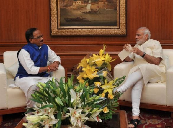 Image of Laxmikant Parsekar and Narendra Modi | Twitter