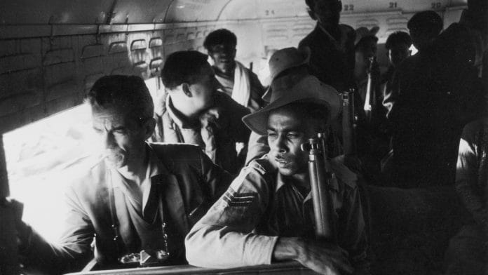 Soldiers of the Assam Rifles arrive by train at Tezpau, during border clashes with China, 1962 | Terry Fincher/Express/Getty Images