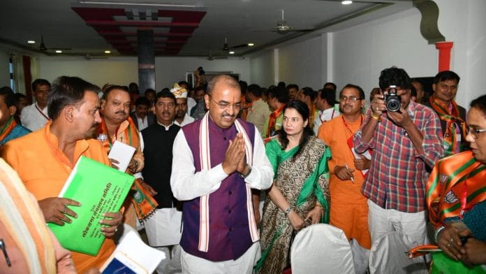 File image of Keshav Prasad Maurya (C) | @kpmaurya1/Twitter