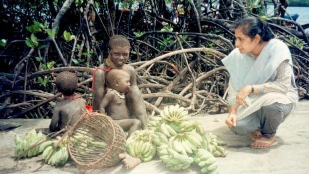 Madhumala Chattapadhyay with the Jarawa people, Andamans | Sudipto Sengupta/probashionline.com