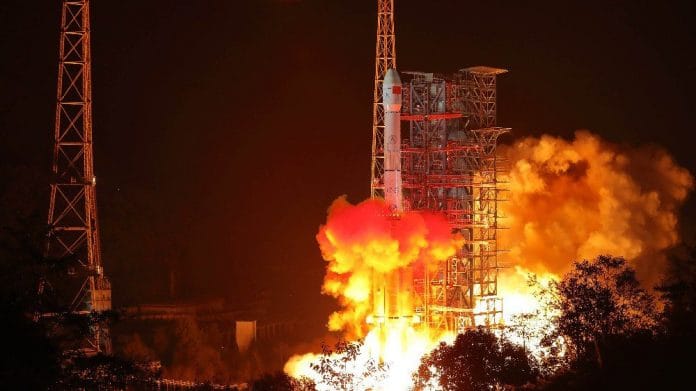 Chang’e-4 craft lifts off from Xichang Satellite Launch Centre | @ChinaXinhuaNews/Twitter