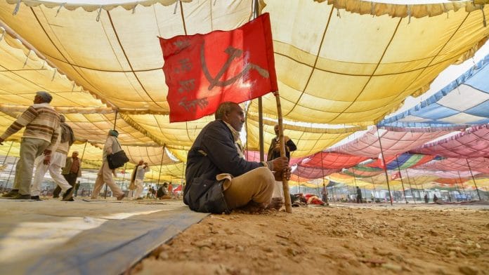 All India Kisan Sangharsh Coordination Committee (AIKSCC) members and farmers at Ramlila Maidan in New Delhi | Ravi Choudhary/PTI