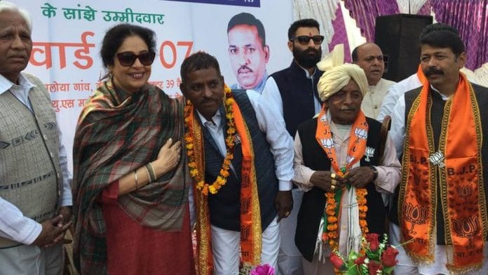 BJP leader Kirron Kher with Rajesh Kalia (R) | Facebook