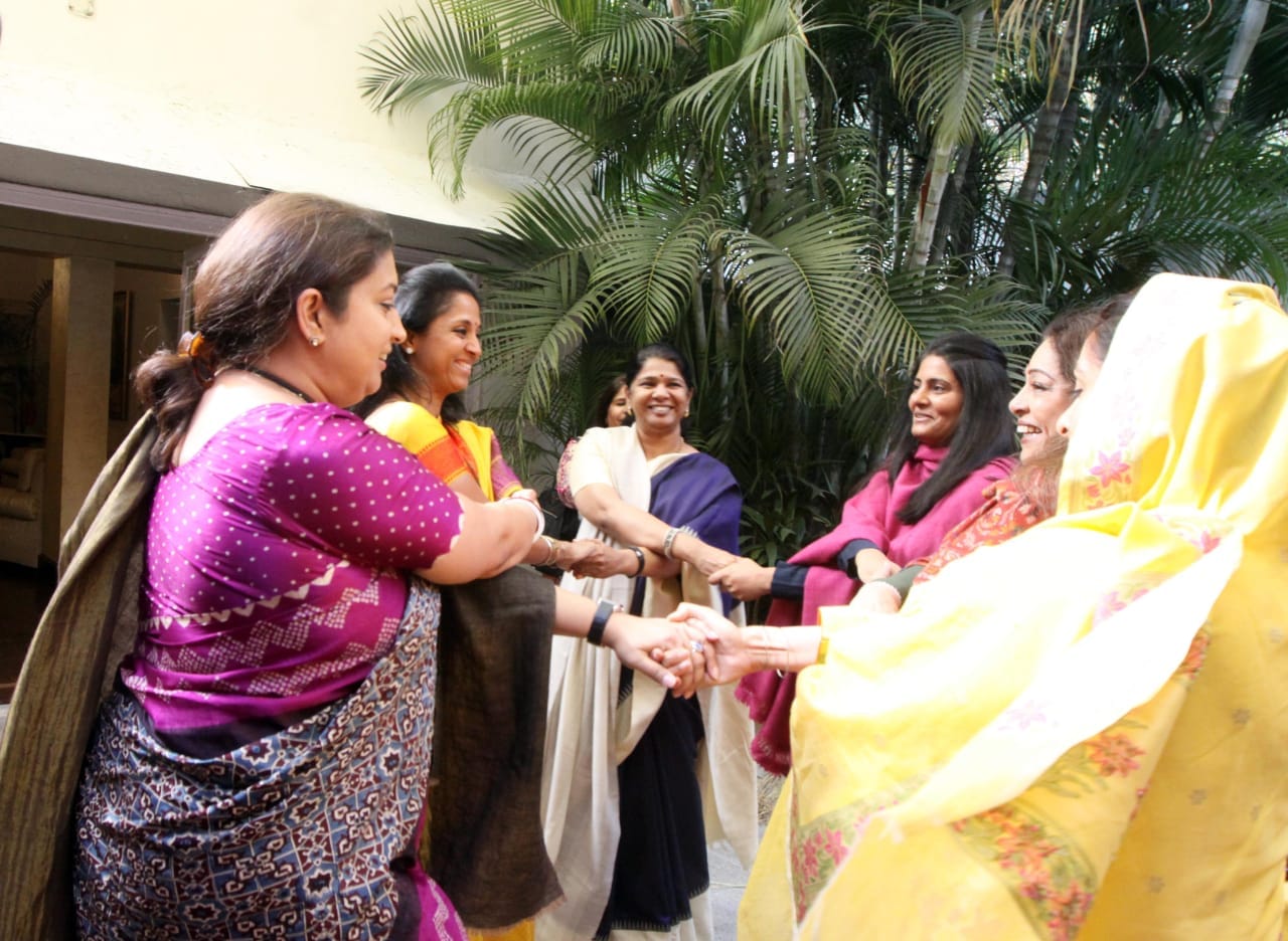 Smriti Irani, Supriya Sule, Kanimozhi, Anupriya Patel, Kirron Kher and Harsimrat kaur Badal at Badal's residence | Praveen Jain/ThePrint