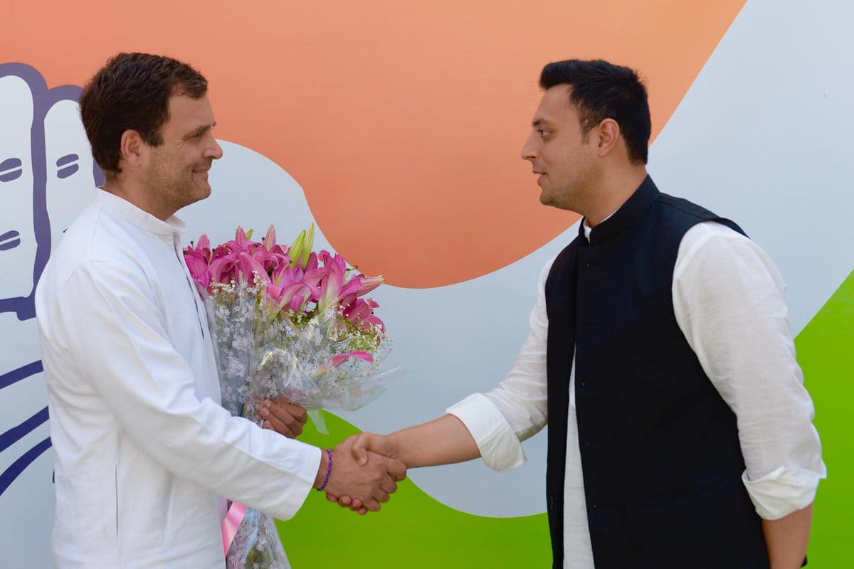 File photo of Congress president Rahul Gandhi welcoming Ashray Sharma | @INCIndia/Twitter
