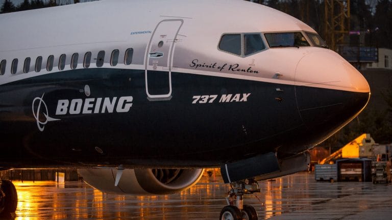 Boeing struggles to convince tough crowd of airline bosses on safety of 737 MAX