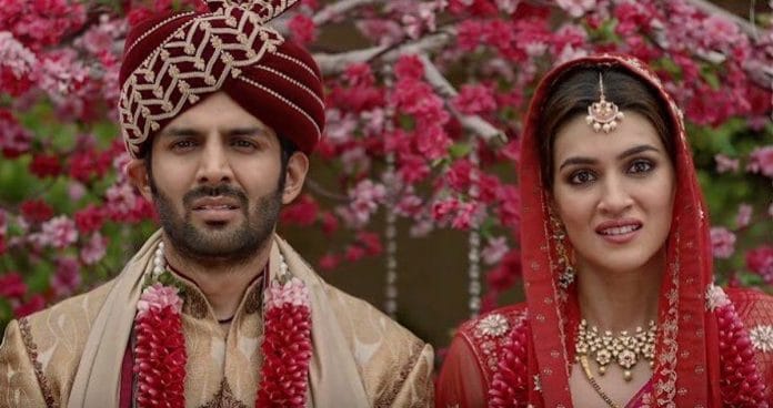 Kartik Aaryan and Kriti Sanon in a scene from 'Luka Chuppi' | KartikAaryanOfficial/Facebook