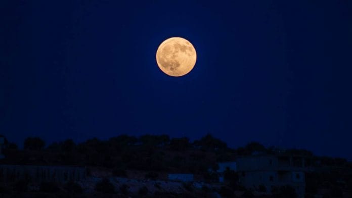 A full moon night | Pexels