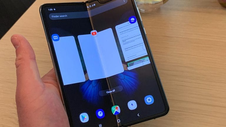 Samsung’s rush on folding phone hurts its reputation
