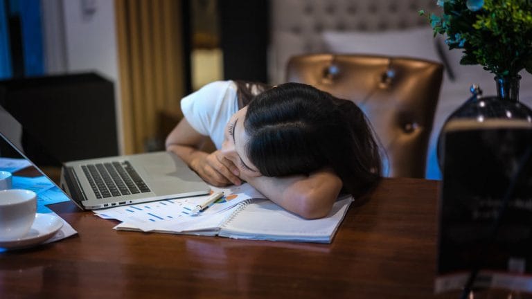 You are losing 30 minutes of sleep every working day, study shows