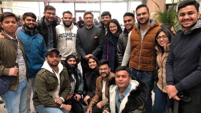 Students from Tianjin medical university with India's ambassador to China