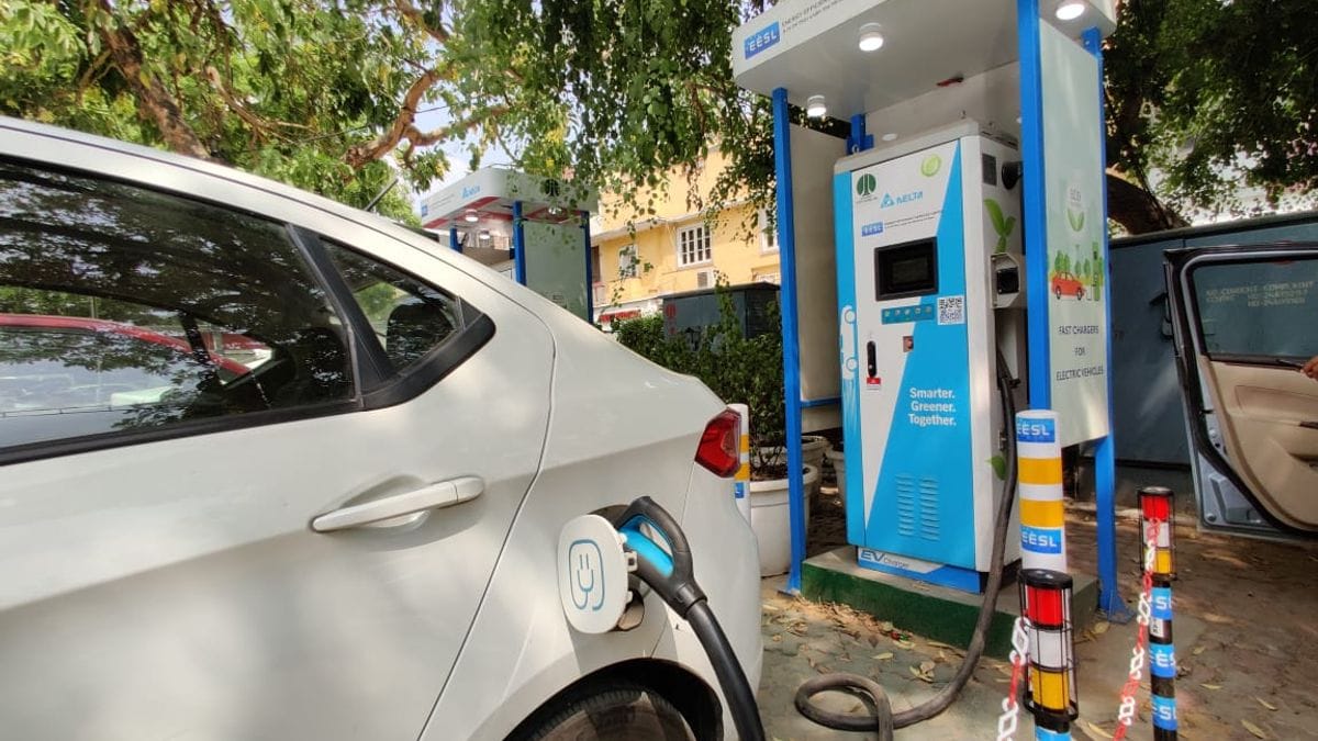 Automotive influencer warns people against buying EVs. His grouse lies with charging ports