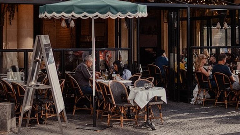 Want to find a good restaurant in any city? Economists can help