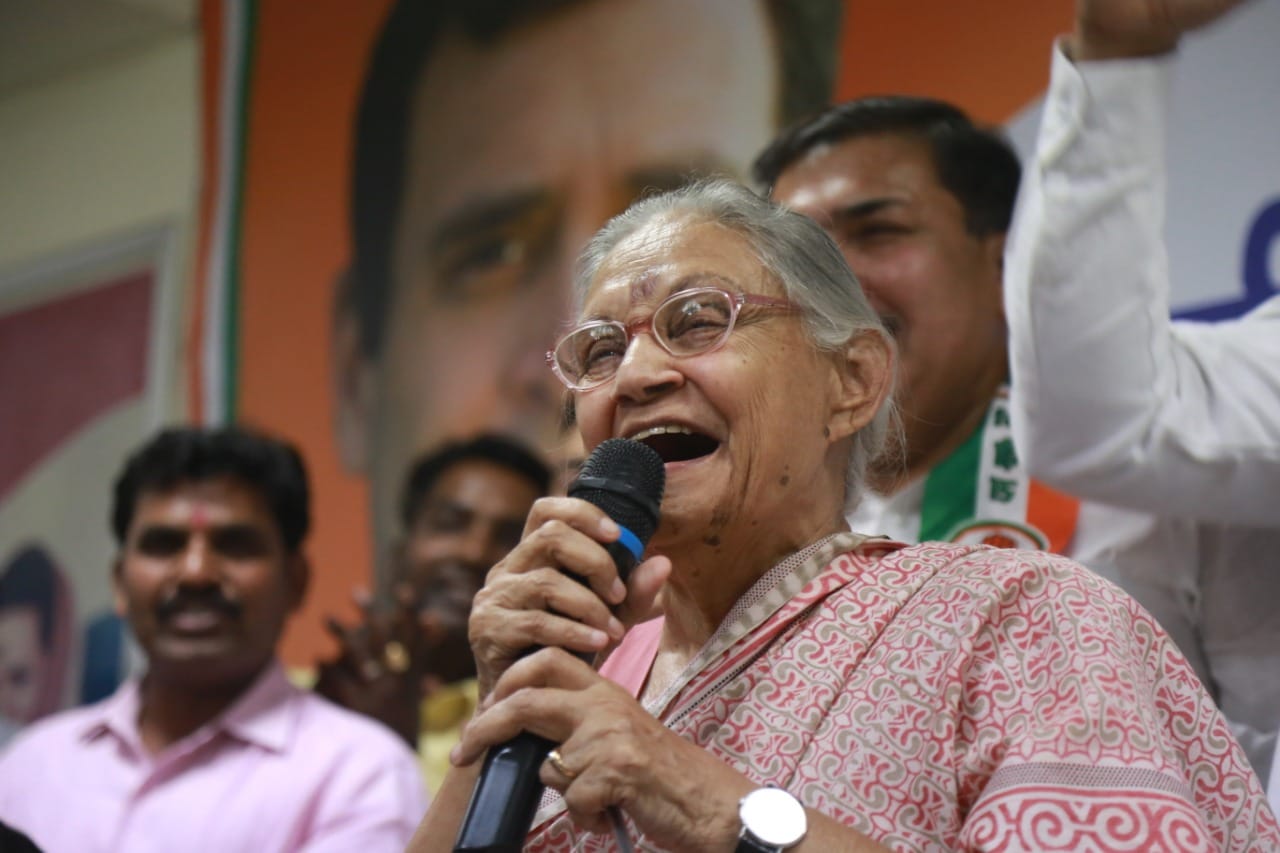 During a press conference, Dikshit shared hearty laughter with the party memebers| Photo: Manisha Mondal | ThePrint