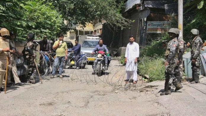 Barricades manned by Paramilitary forces in Srinagar | ThePrint Photo by Praveen Jain