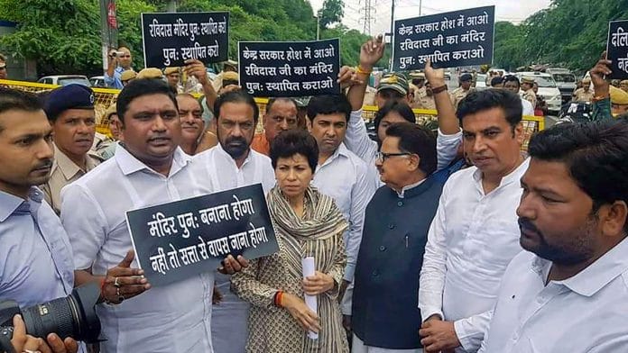 Protest against demolition of a temple in New Delhi