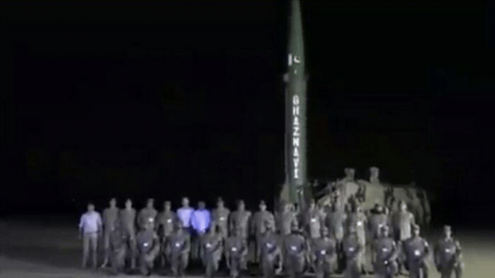 Pakistan Army officials with Ghaznavi missile | Twitter