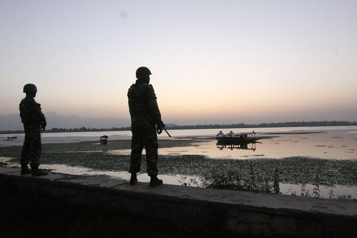 Indian Army soldiers guard the Dal Lake after the abrogation of Article 370 | Photo: Praveen Jain | ThePrint.in
