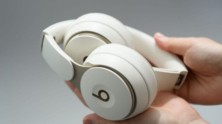 Apple adds noise-cancelling to Beats Solo over-ear headphones