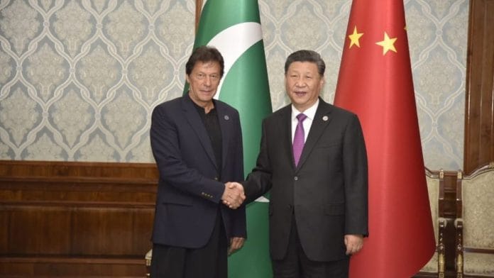 Pakistani Prime Minister Imran Khan with Chinese President Xi Jinping | File photo: @ForeignOfficePk | Twitter