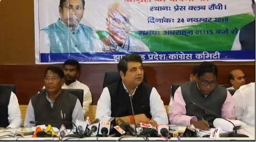 Congress releasing its manifesto in Ranchi on 24 November | Photo: Twitter @@INCIndia