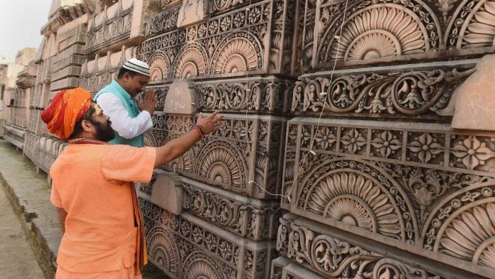 Mahant Raju Das of Hanuman Garhi Mandir and a local Muslim leader Babloo Khan at Ram Janmabhoomi Nyas in Ayodhya | PTI