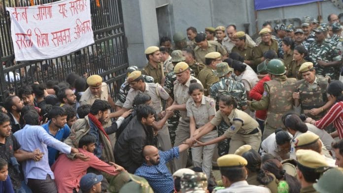 Students of JNU protest against a fee hike outside All India Council For Technical Education during a JNU convocation. | Photo: Prem Singh | ThePrint