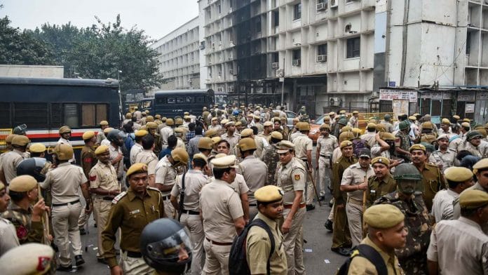 Clash between cops, advocates at Tis Hazari Court