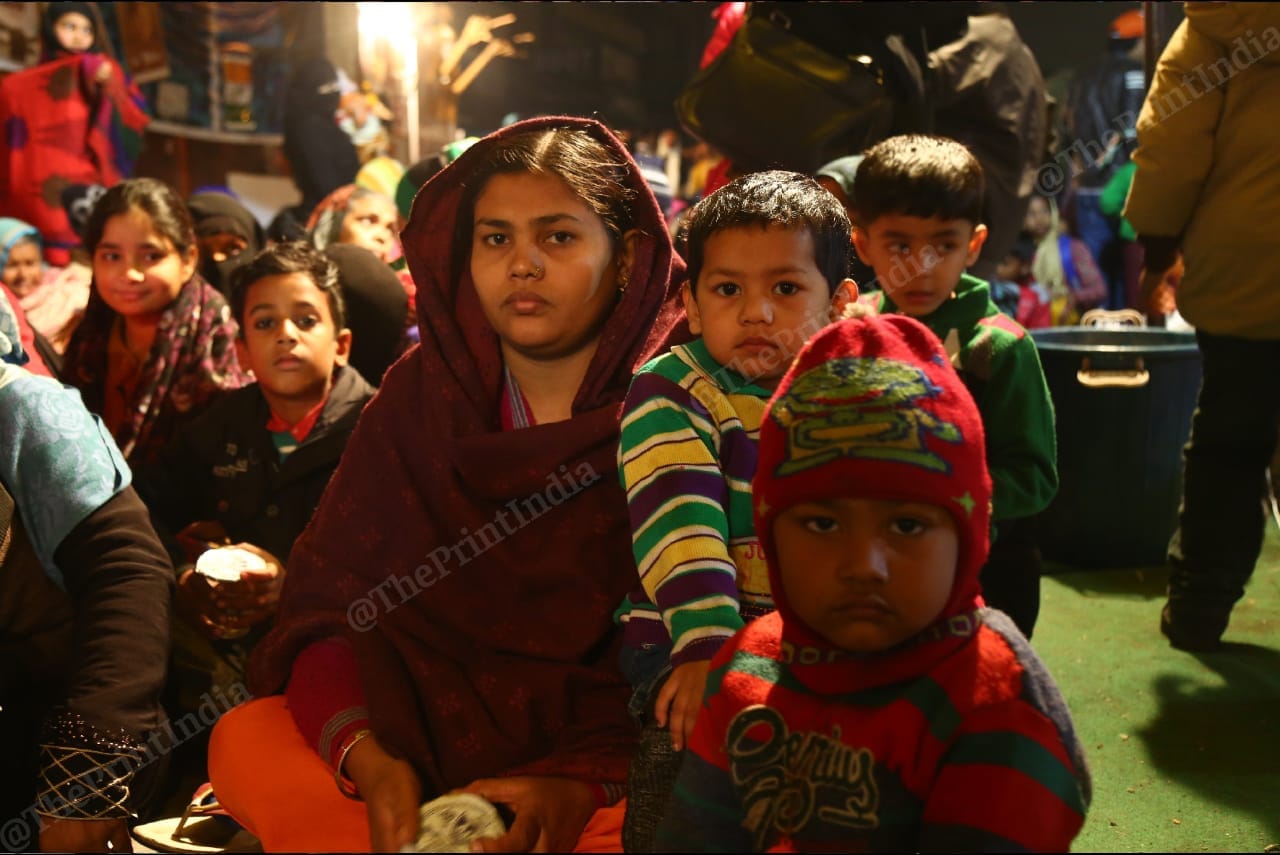 Anti-CAA protester Naghma Parveen with her two kids aged 5 and 2 at Shaheen Bagh