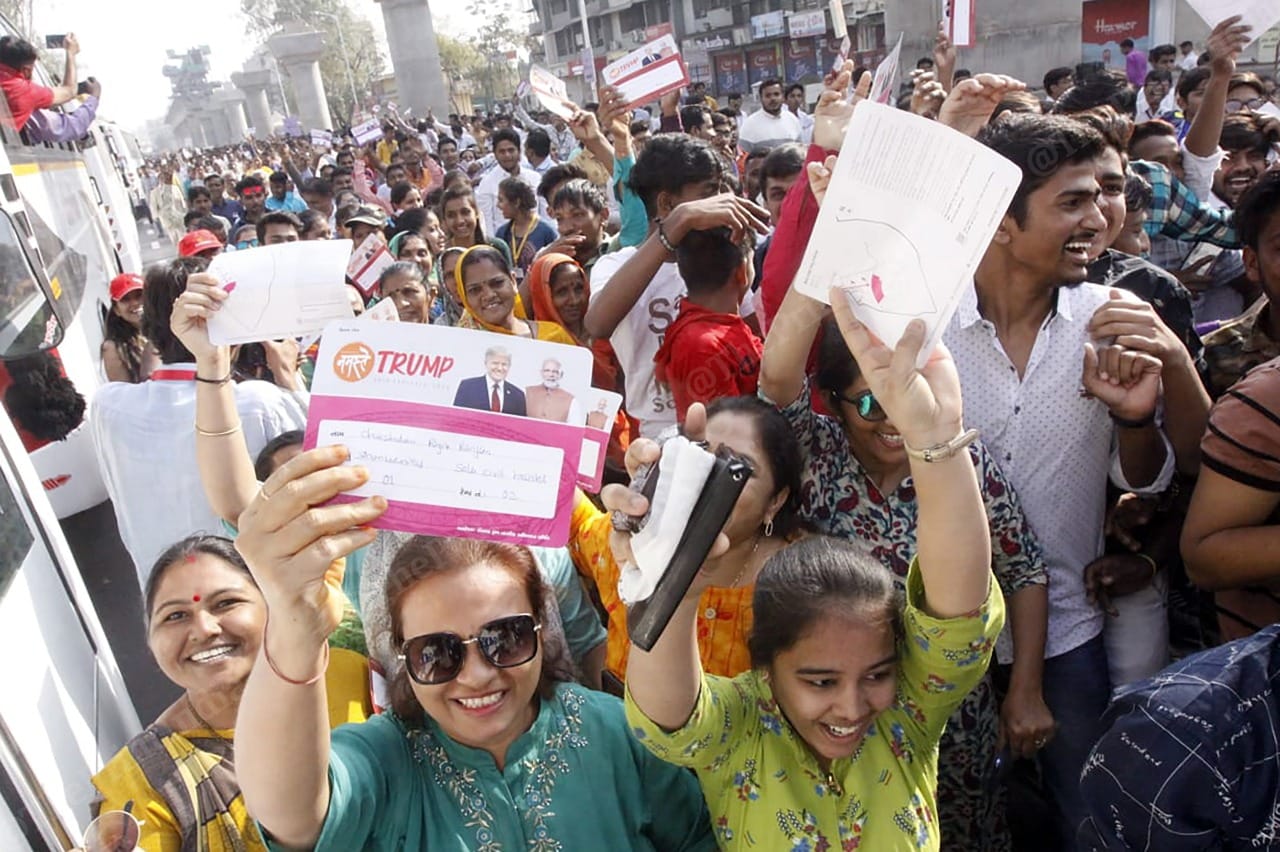 Many of the attendees were transported to the venue in buses, some were from the city and were eager to see both the leaders | Photo: Praveen Jain | ThePrint