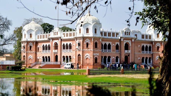 Darbar Mahal, Bahawalpur | Wikimedia Commons