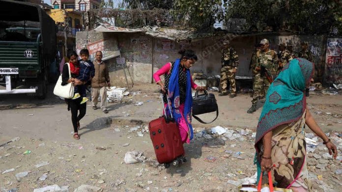 Residents of Brijpuri in Northeast Delhi pack up & leave for safer places