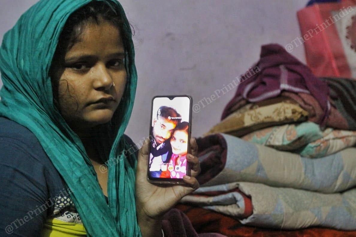 Shabeena shows a photo of herself with her late husband Wakeel